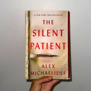 THE SILENT PATIENT - ALEX MICHAELIDES